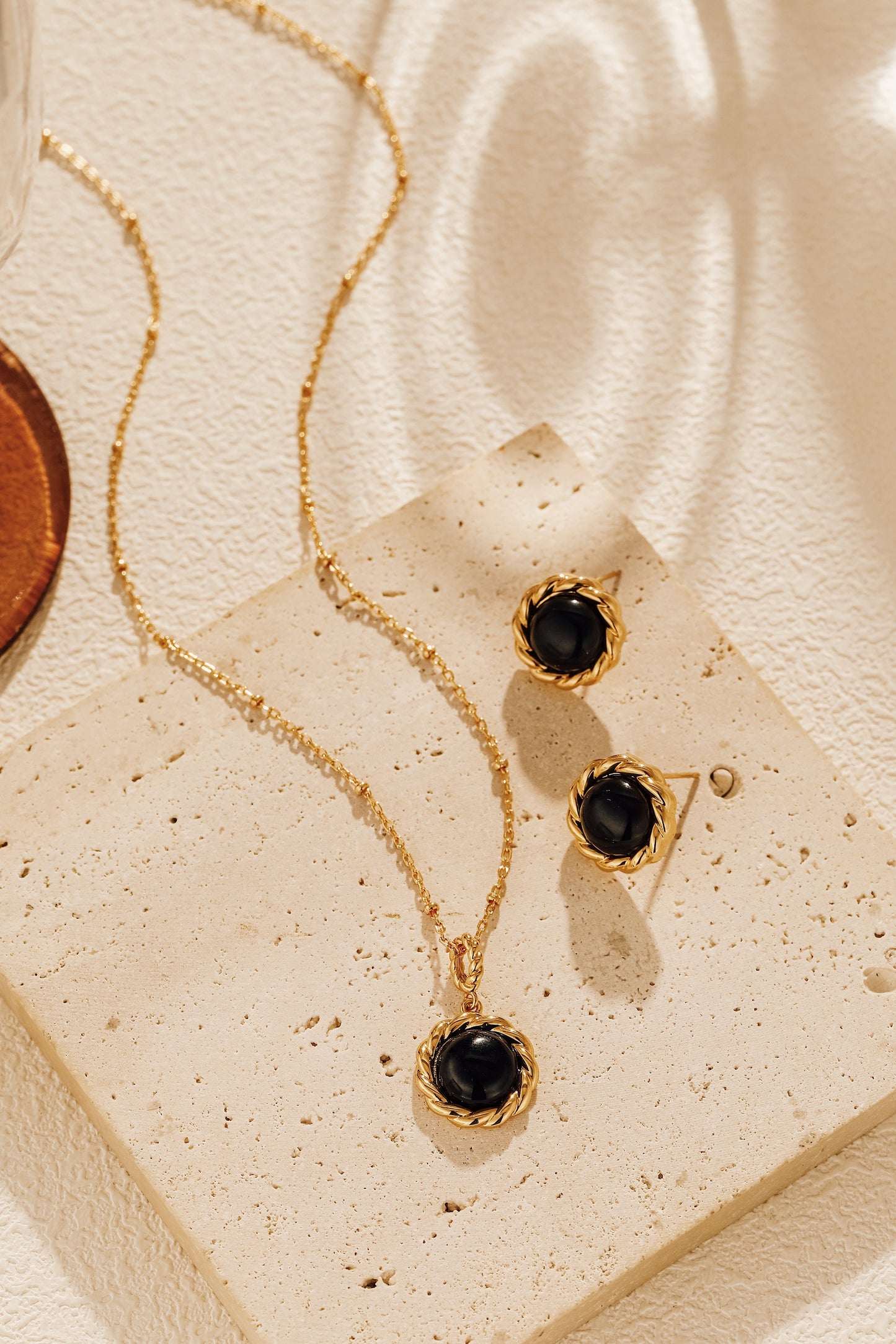 「Nocturne」Black Onyx Round Stud Earrings