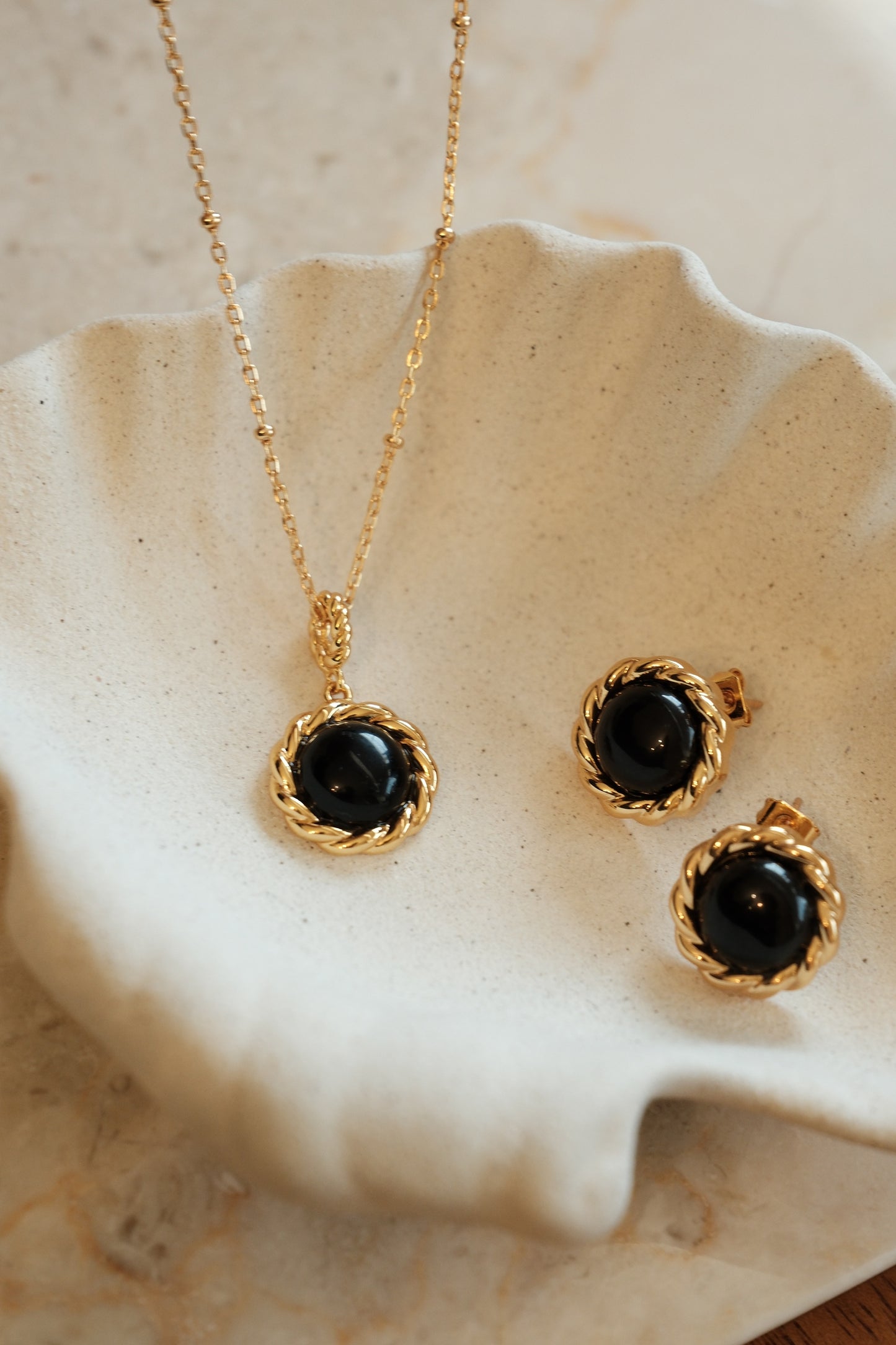 「Nocturne」Black Onyx Round Stud Earrings