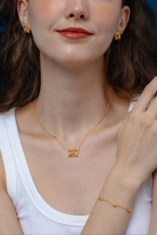 「Pretzel」Necklace