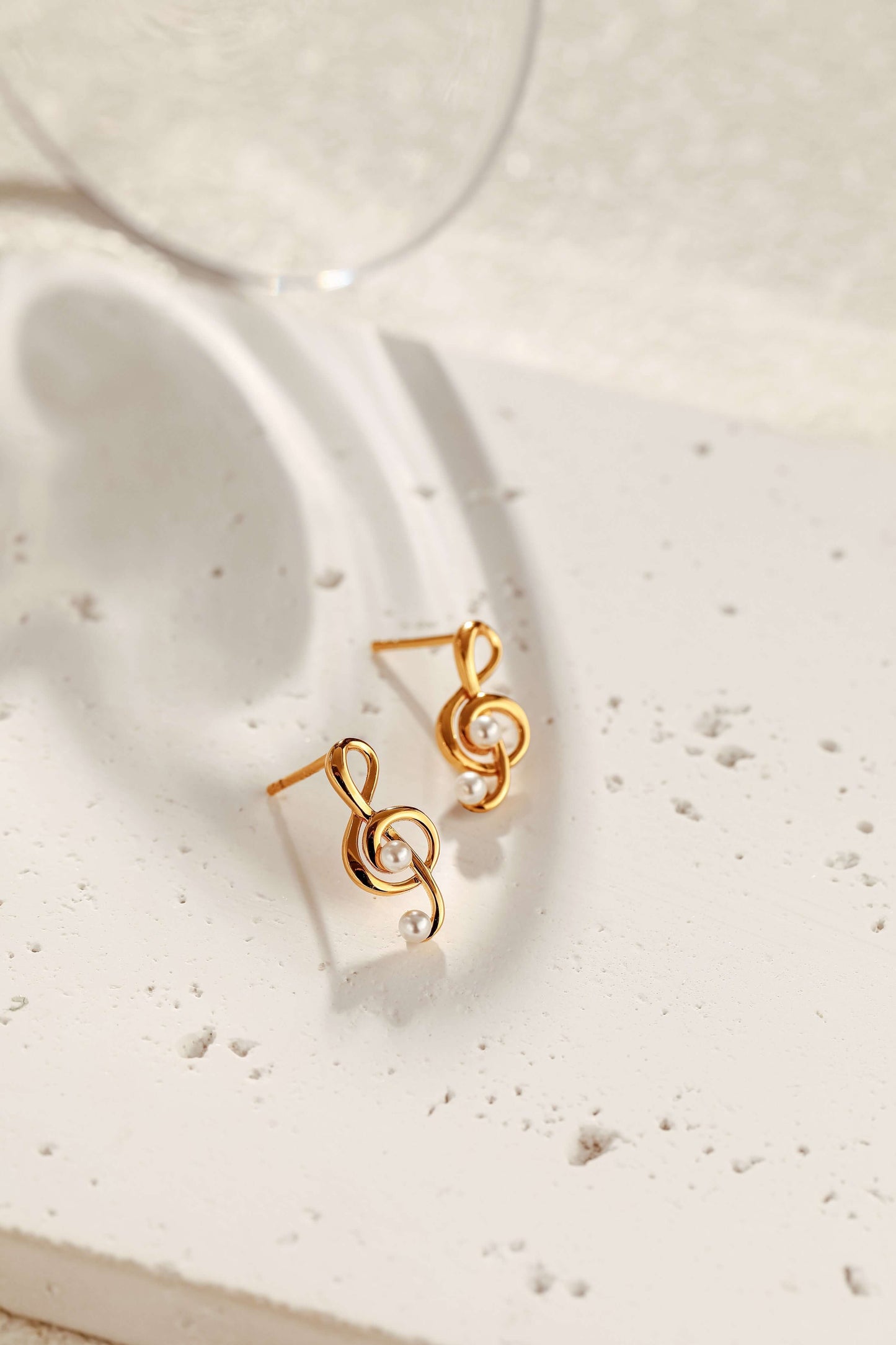 Aria stud earrings in 18k gold vermeil over sterling silver, featuring elegant charm design by SUIHE Jewelry.