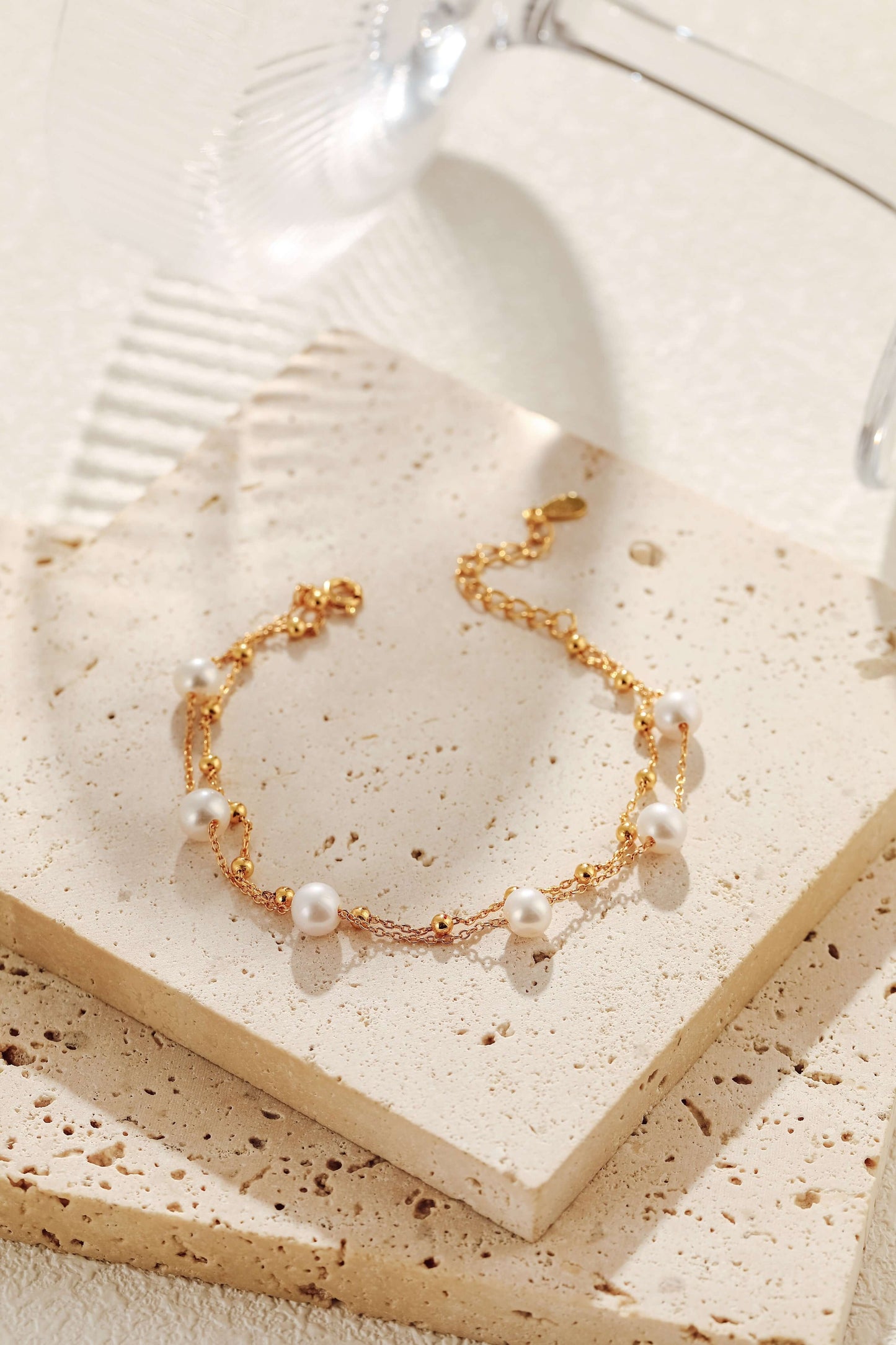 'SUIHE Jewelry Perfect Pearl Freshwater Grace Bracelet in 18k Gold Vermeil with Double Chain and Pearls, Elegant and Hypoallergenic'