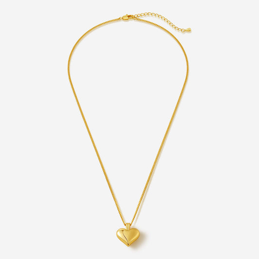 SUIHE Jewelry Amour Heart Pendant Necklace in gold, showcasing a sleek and modern heart design on a delicate chain.