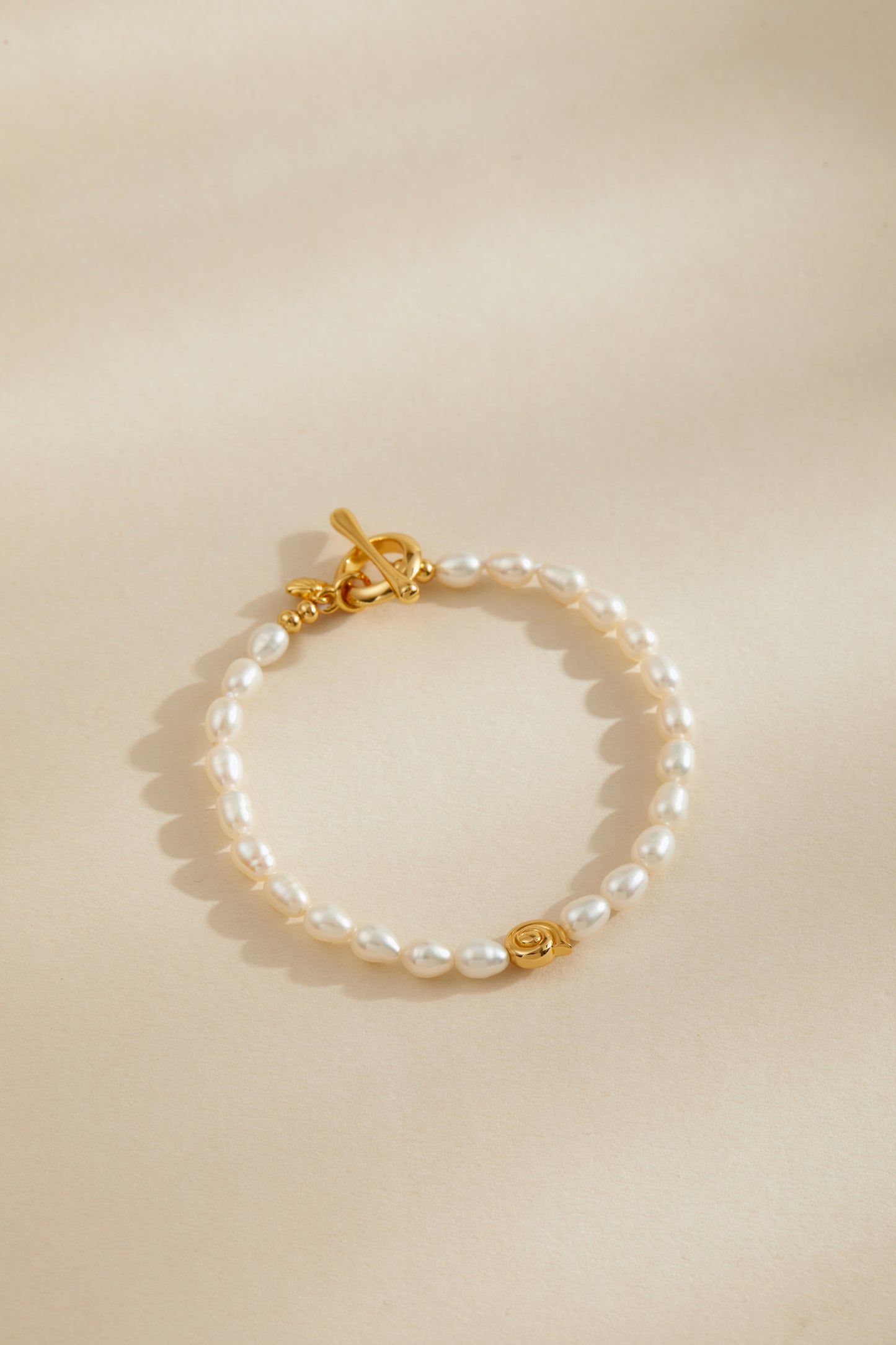 「Ocean Waltz」Freshwater Pearl Mini Shell Charm bracelet