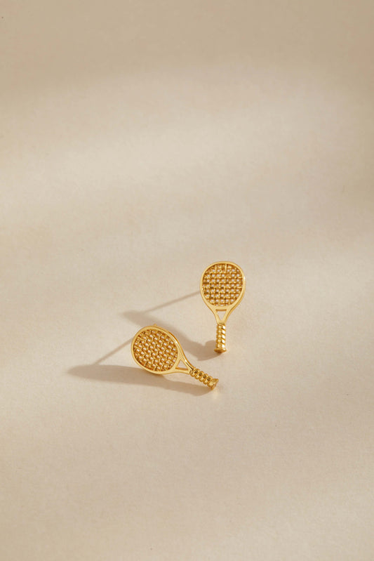 Gold-plated tennis racket-shaped stud earrings by SUIHE Jewelry, offering a sporty and elegant accessory for fashion enthusiasts.
