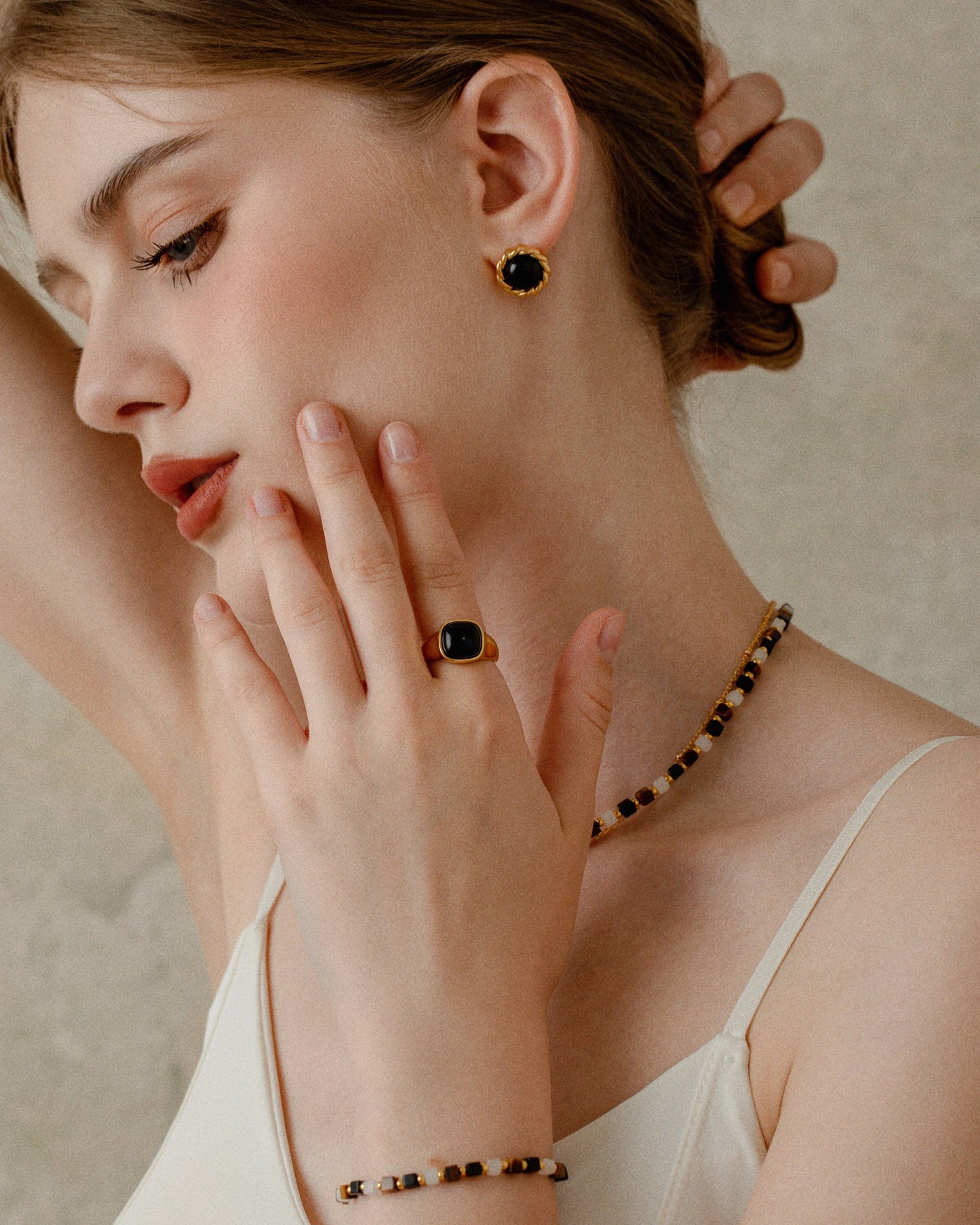 「Nocturne」Black Onyx Round Stud Earrings