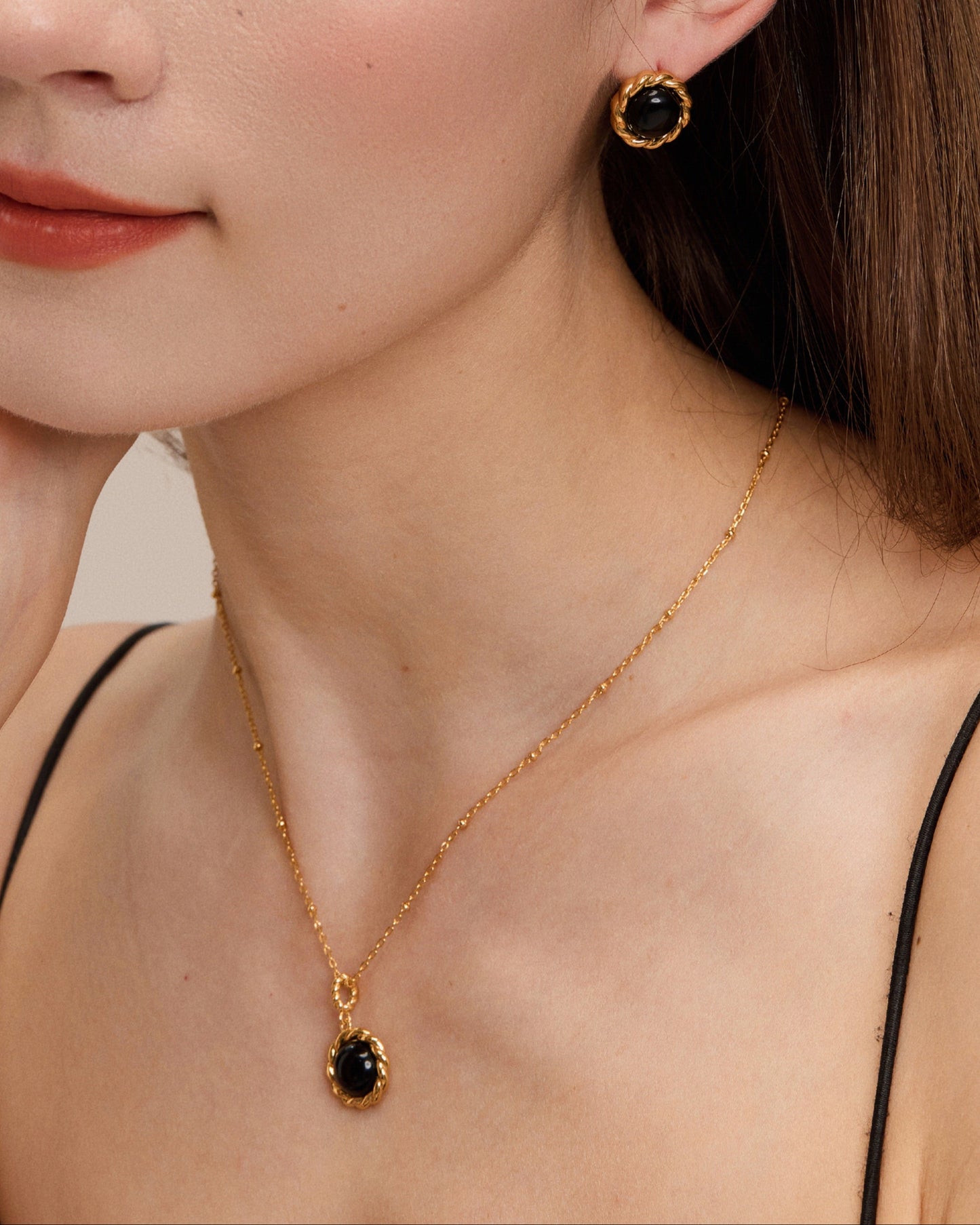 「Nocturne」Black Onyx Round Stud Earrings