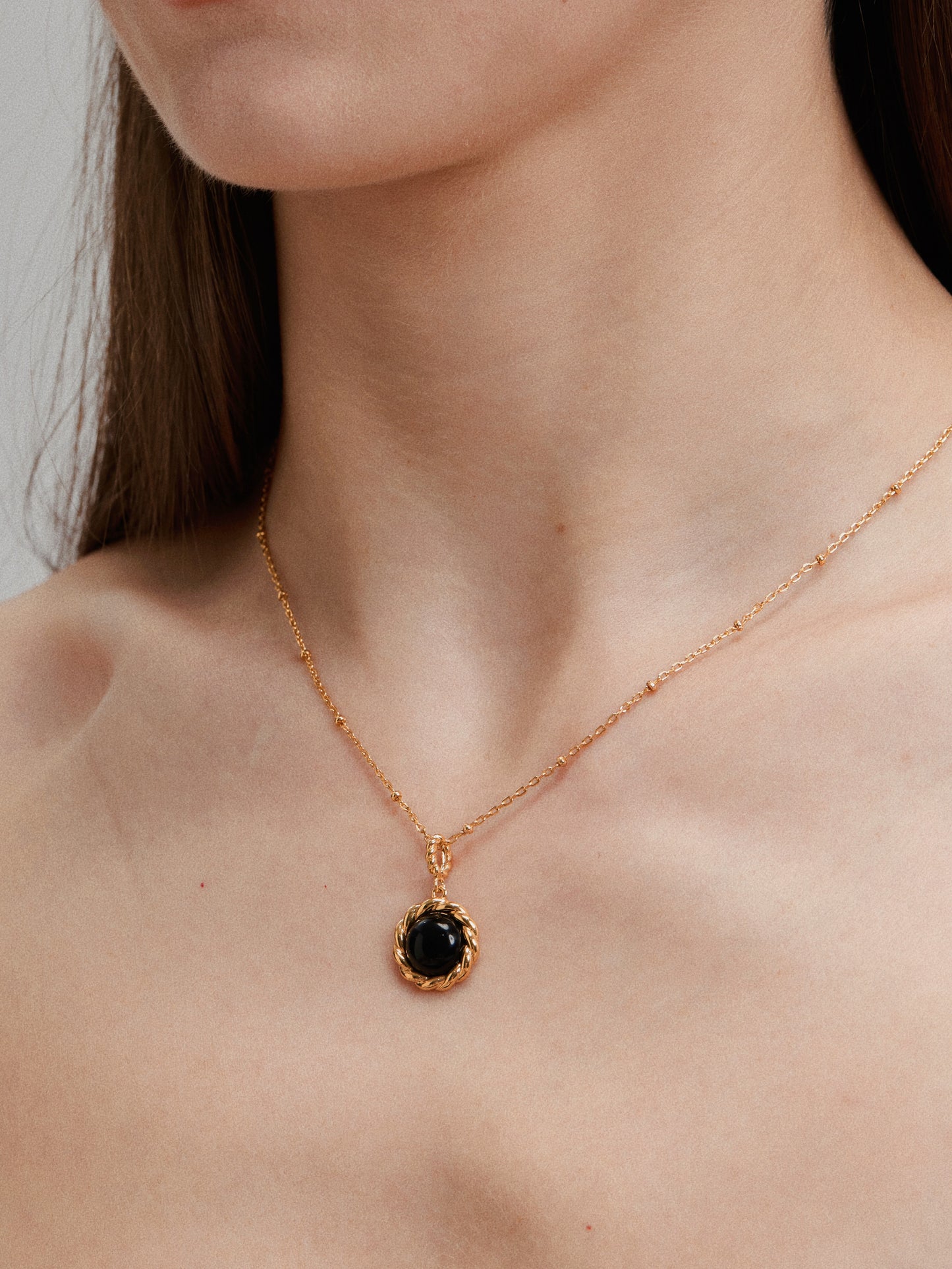 「Nocturne」Black Onyx Round Pendant Necklace