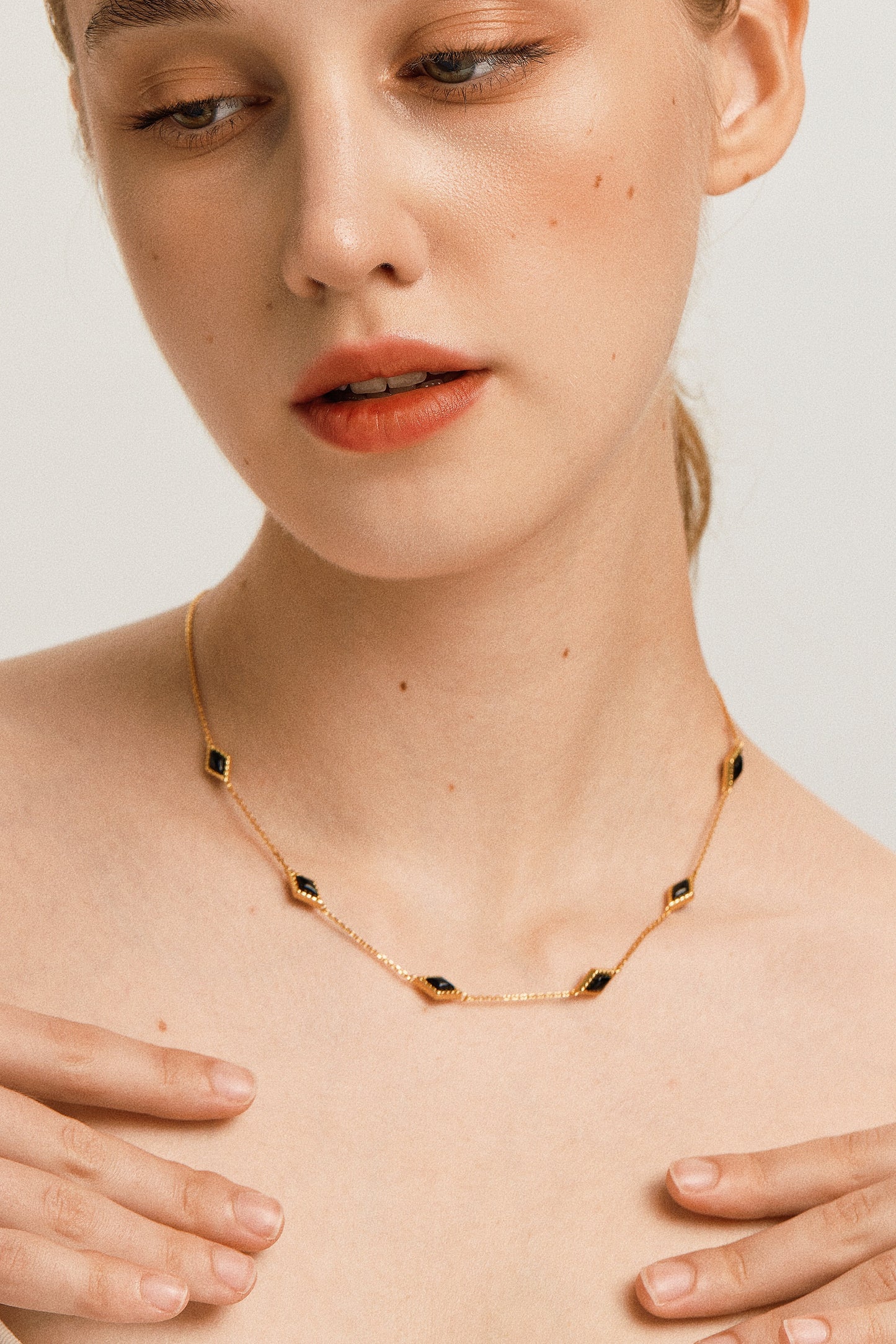 「Nocturne」Mini Rhombus Charm Necklace