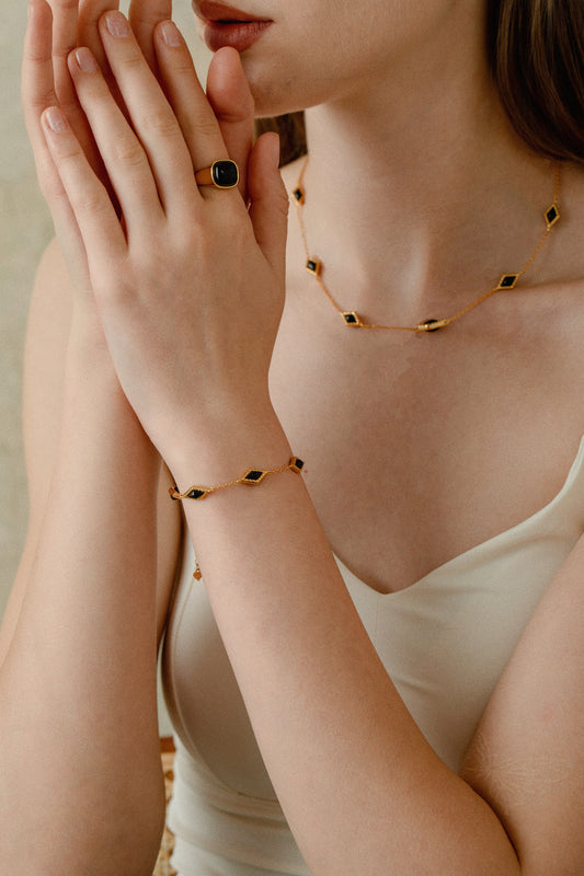 「Nocturne」 Mini Rhombus Charm Bracelet
