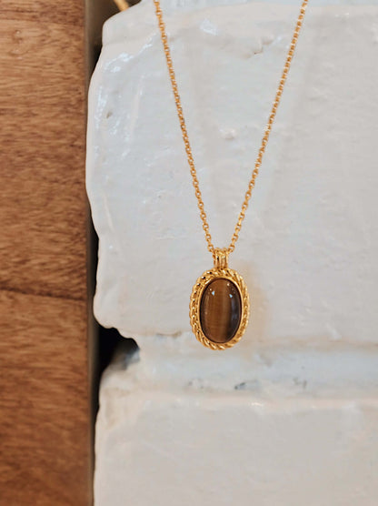 Amber necklace with Tiger's Eye stone, 18k Gold Vermeil, by SUIHE Jewelry, featuring a 17mm x 12mm charm, elegant and versatile.