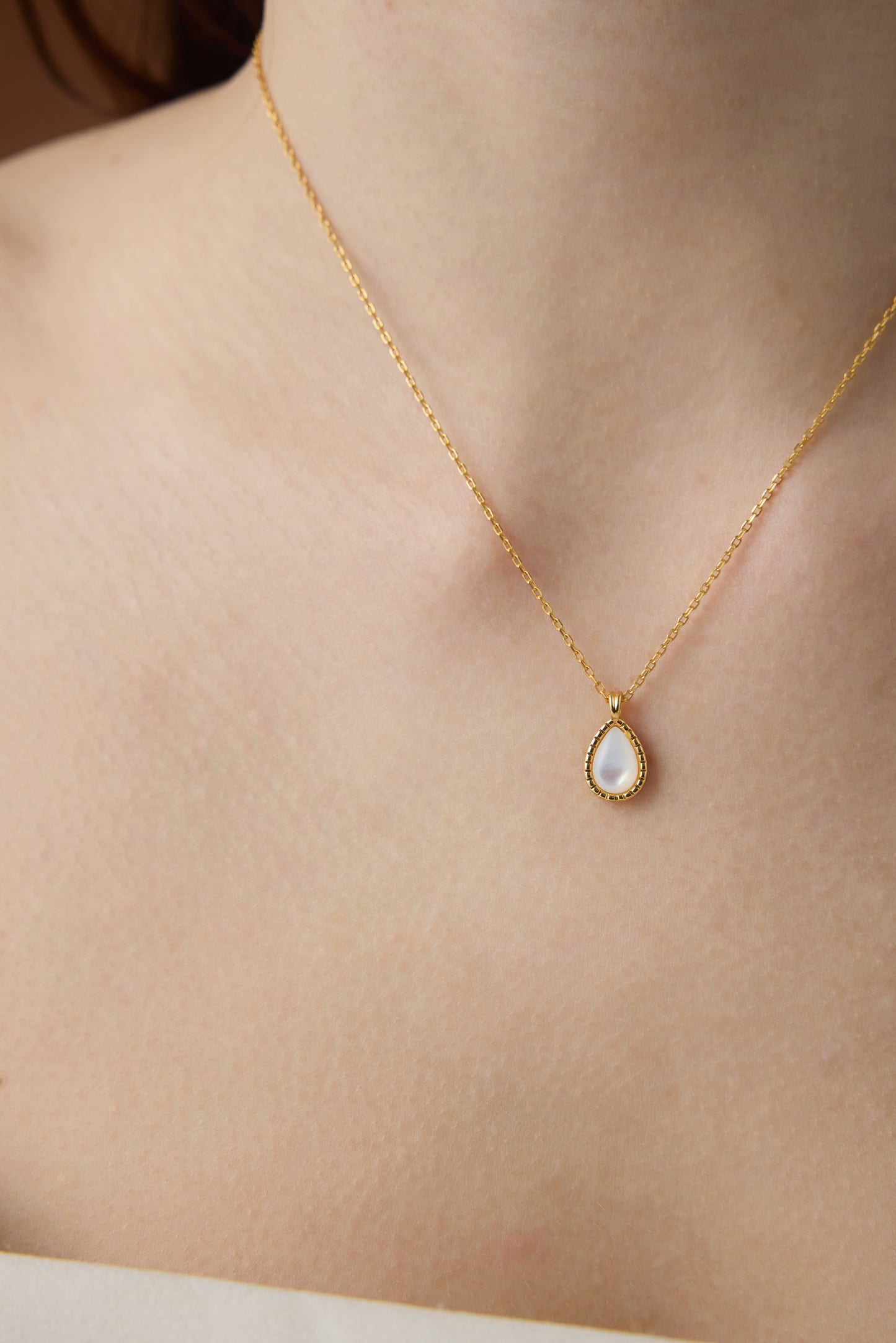 「Luna」Pear Shape Pendant Necklace