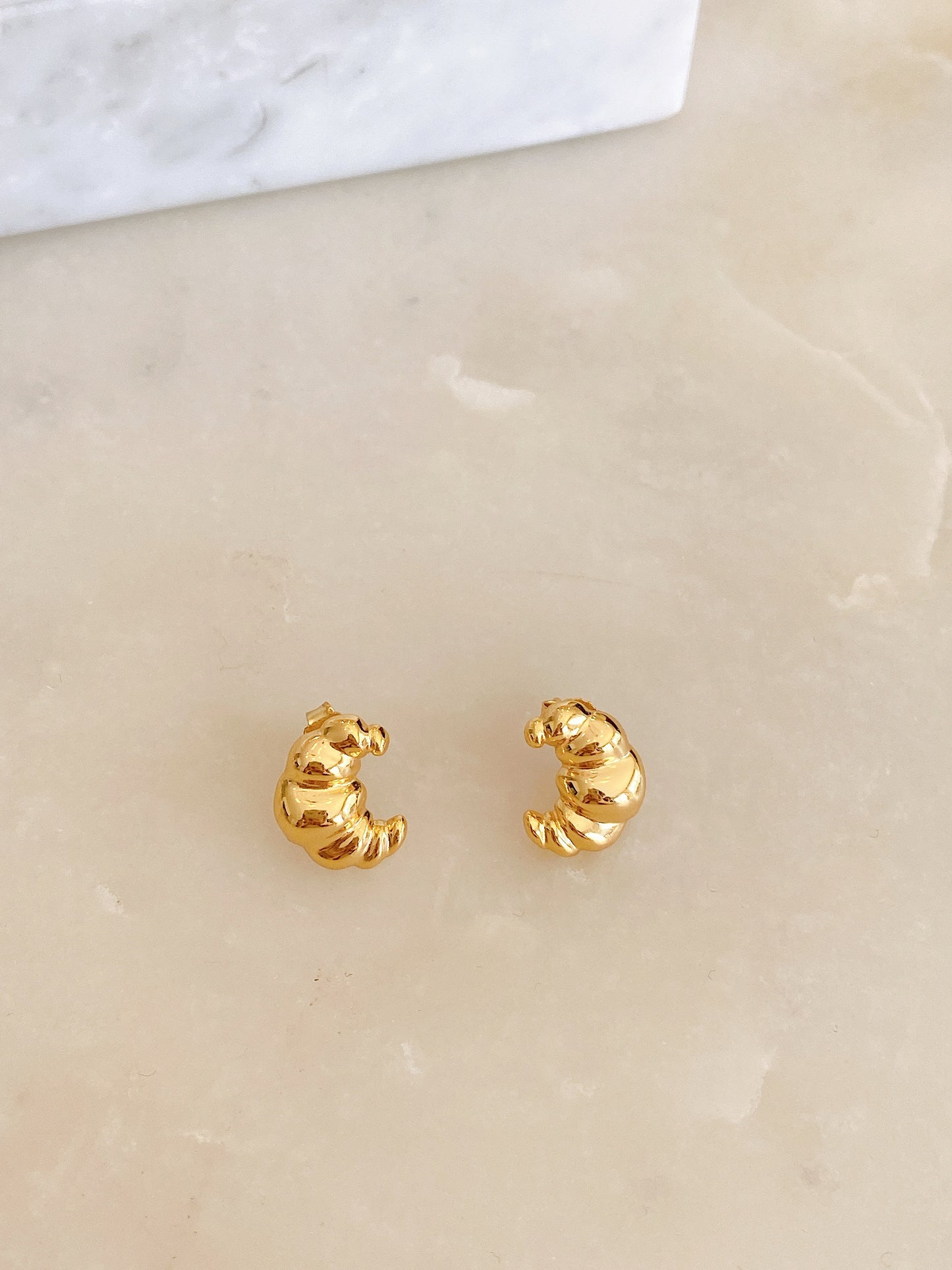 「Croissant」Stud Earrings