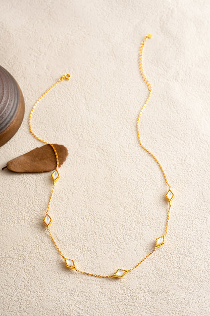 「Luna」Mini Rhombus Charm Necklace