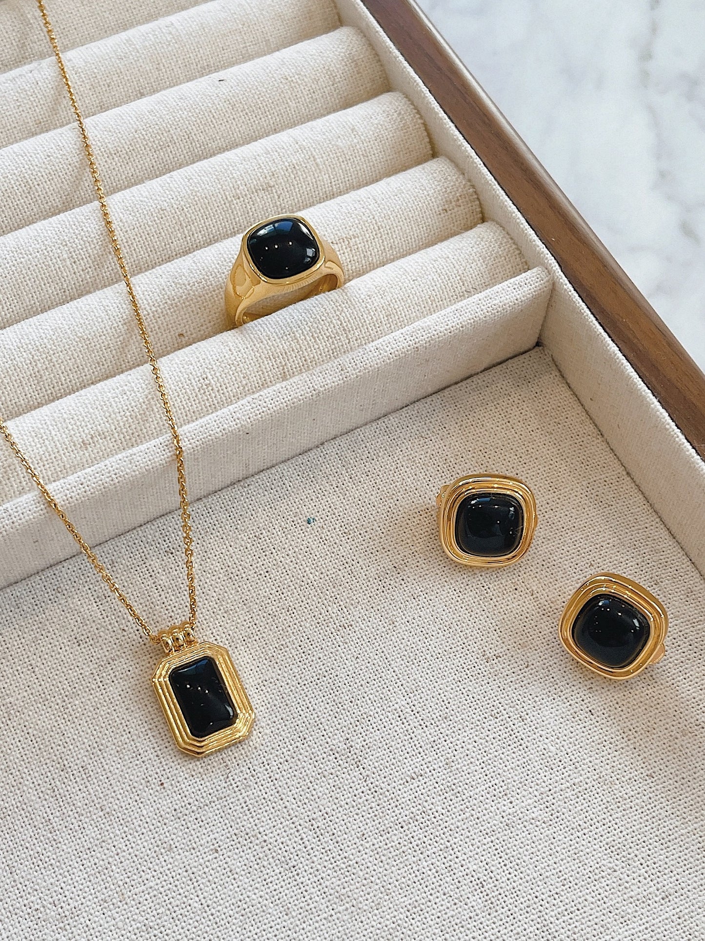 「Nocturne」Black Onyx Square Ring