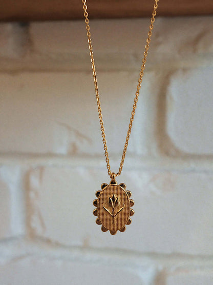 Golden Tulip Necklace by SUIHE Jewelry, crafted in elegant 18k Gold Vermeil with a tulip-inspired charm, enhancing everyday style.