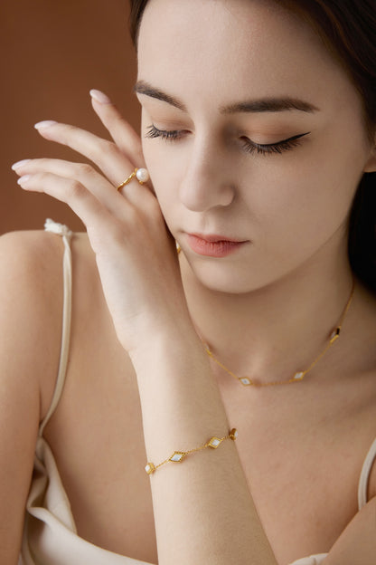 「Luna」 Mini Rhombus Charm Bracelet