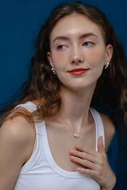 「Flare」Freshwater Pearl Earrings