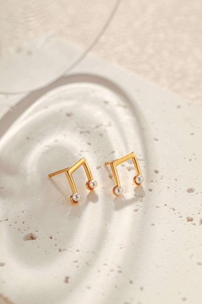 SUIHE Jewelry "Melody" earrings in 18k gold vermeil with freshwater pearls, elegant and timeless design, 8mm x 9mm size.