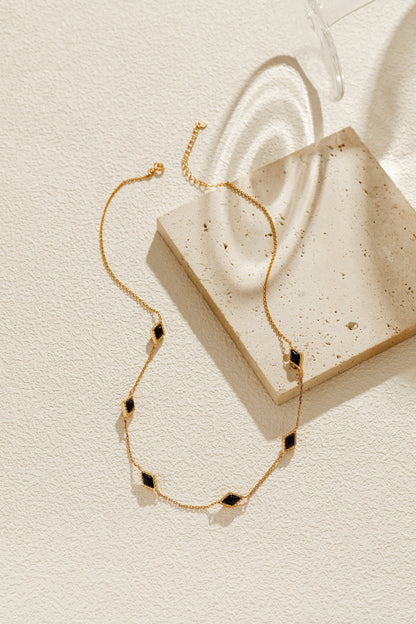 「Nocturne」Mini Rhombus Charm Necklace