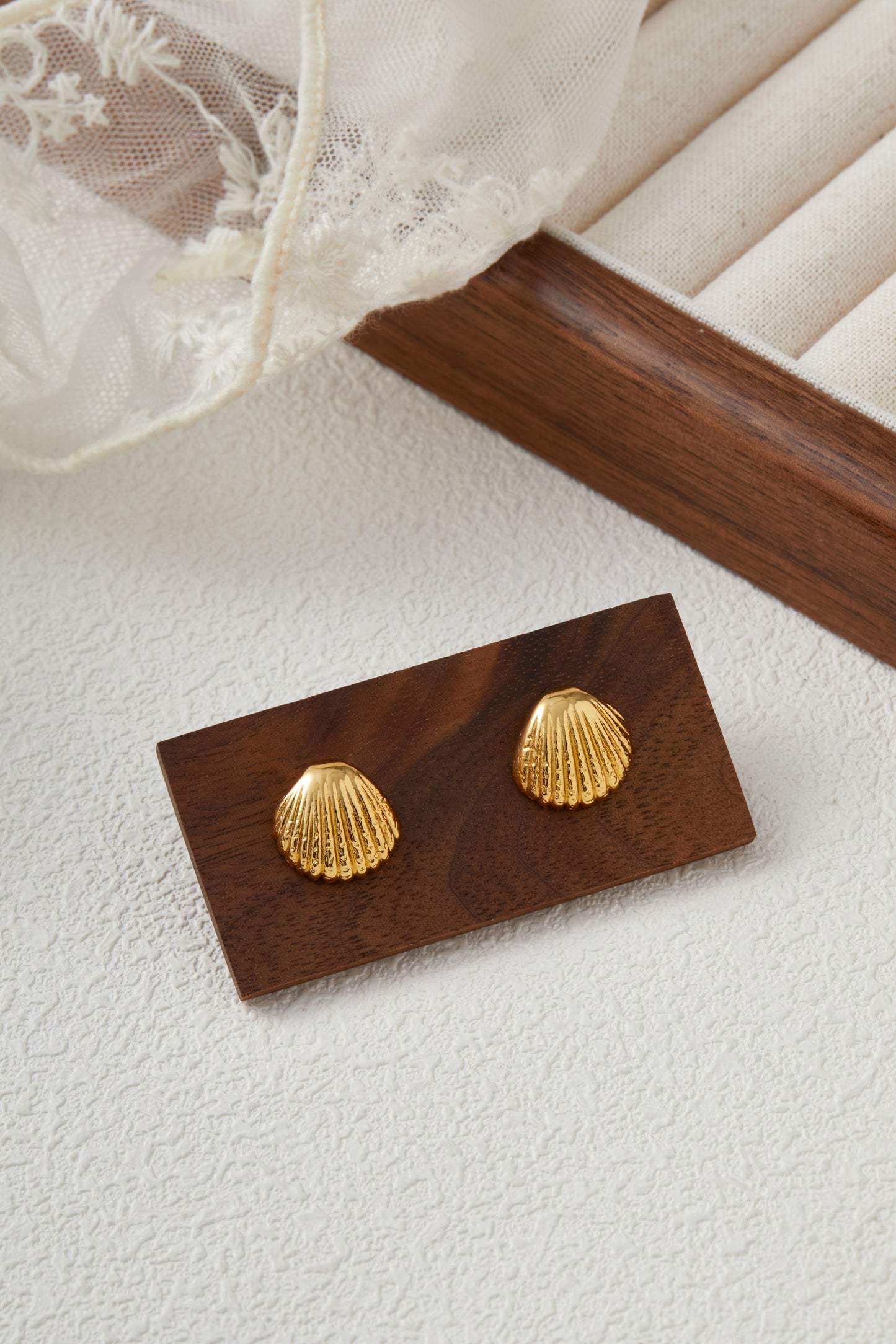 「Seashell」Stud Earrings