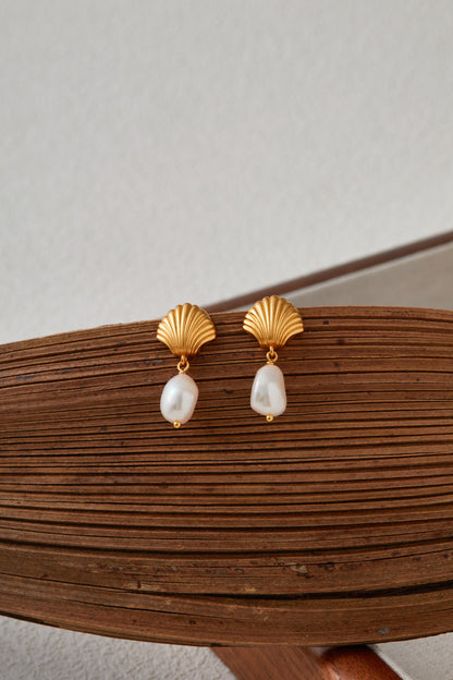 「Seashell」Natural Freshwater Pearl Earrings