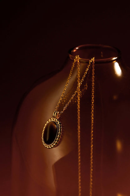 Amber necklace by SUIHE Jewelry crafted in Tiger's Eye Stone, 18k Gold Vermeil, 17mm charm, elegant and versatile design.