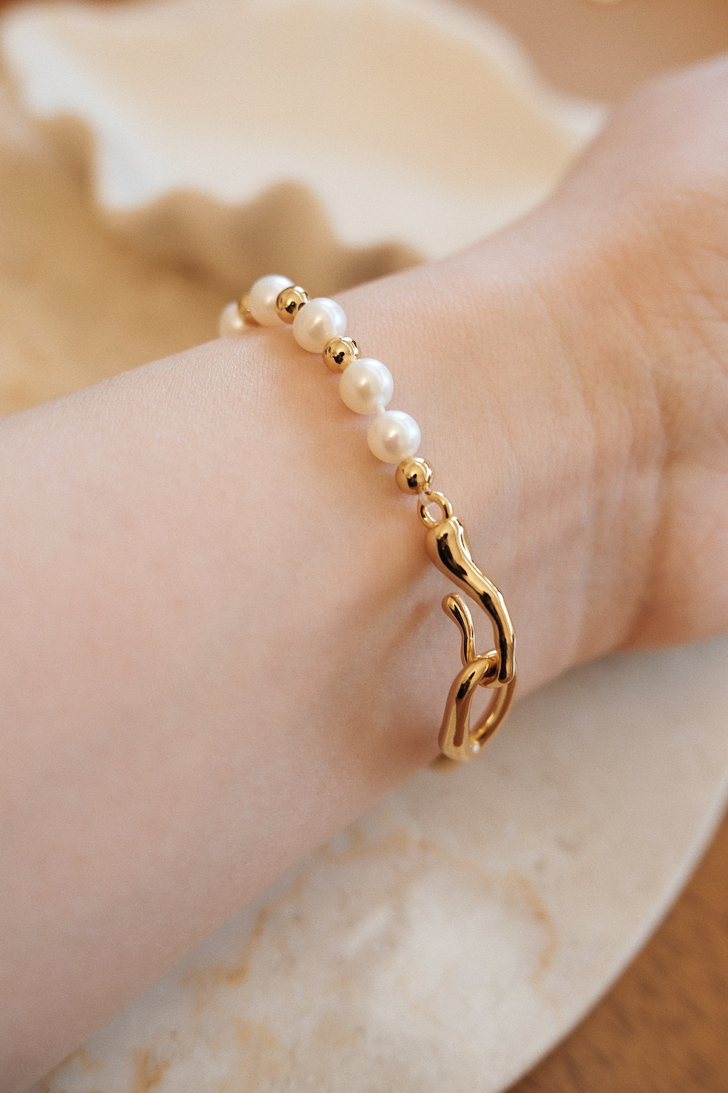 「Ocean Pearl」Natural Freshwater Pearl Bracelet