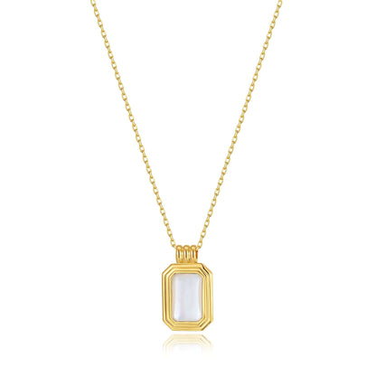 SUIHE Jewelry Radiance mother-of-pearl rectangle necklace with 18k gold vermeil frame, showcasing elegance and iridescent beauty.