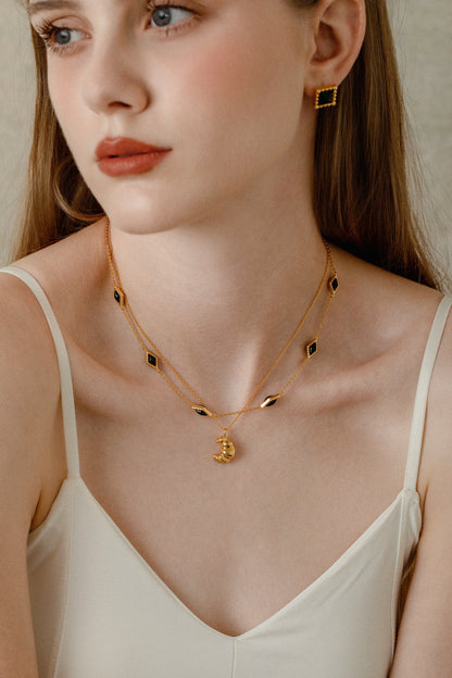 「Nocturne」Mini Rhombus Charm Necklace