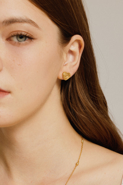 「Amour」Nested Heart Stud Earrings