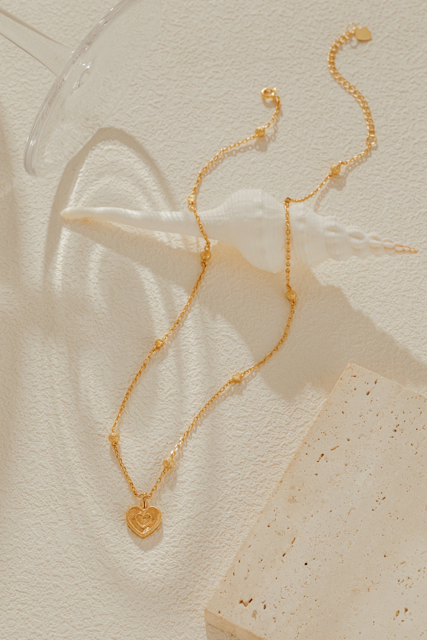 「Amour」Nested Heart Pendant Necklace