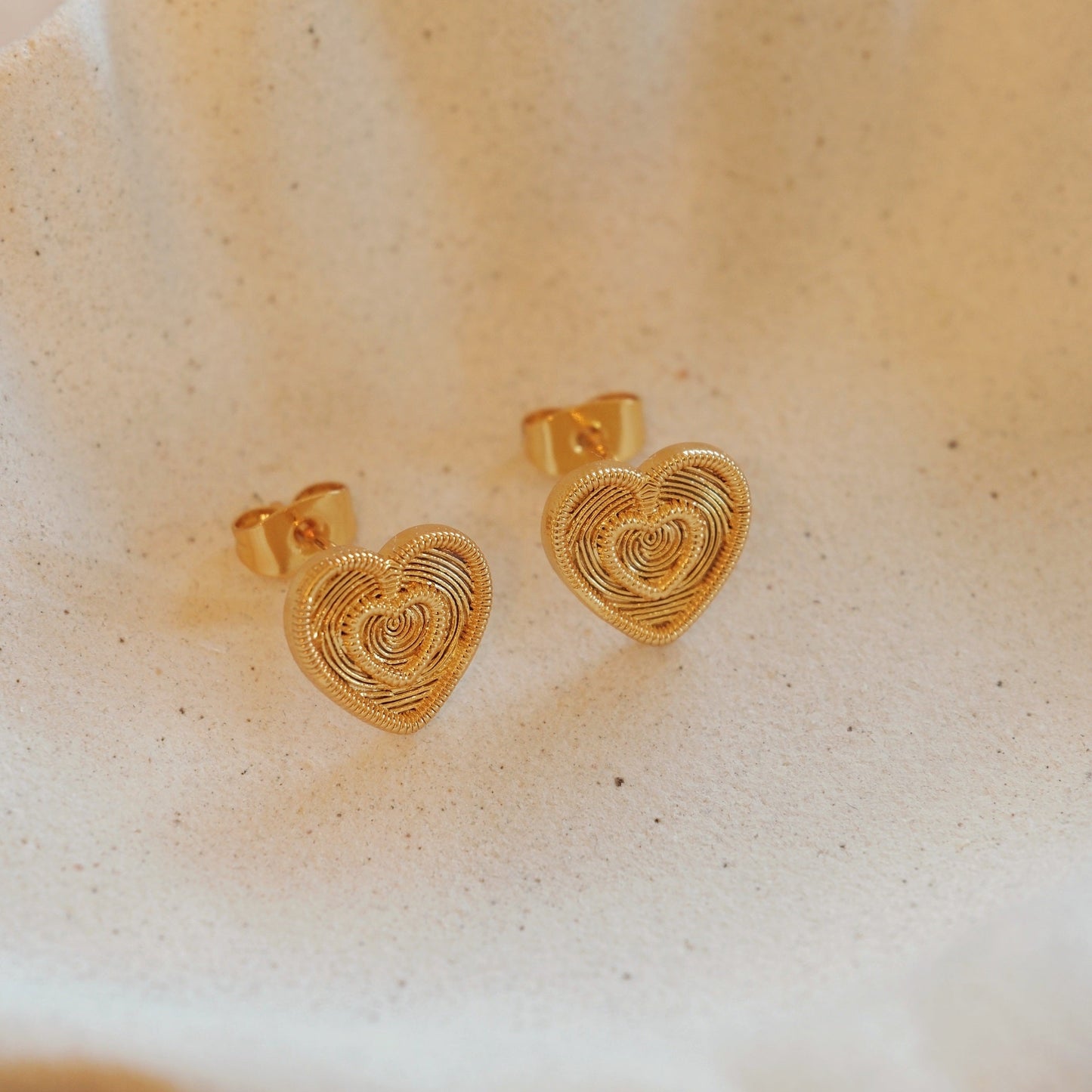 「Amour」Nested Heart Stud Earrings