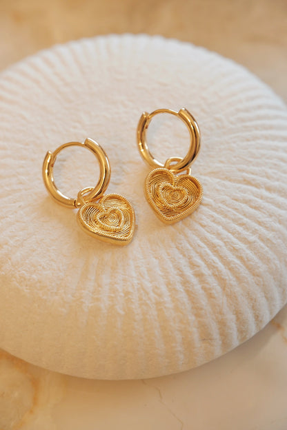 「Amour」Nested Heart Hoop Earrings
