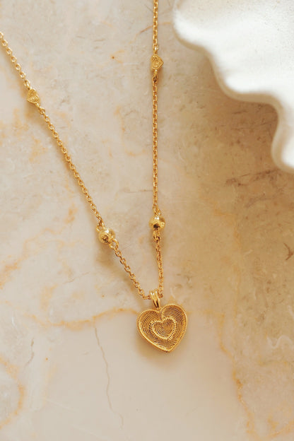 「Amour」Nested Heart Pendant Necklace