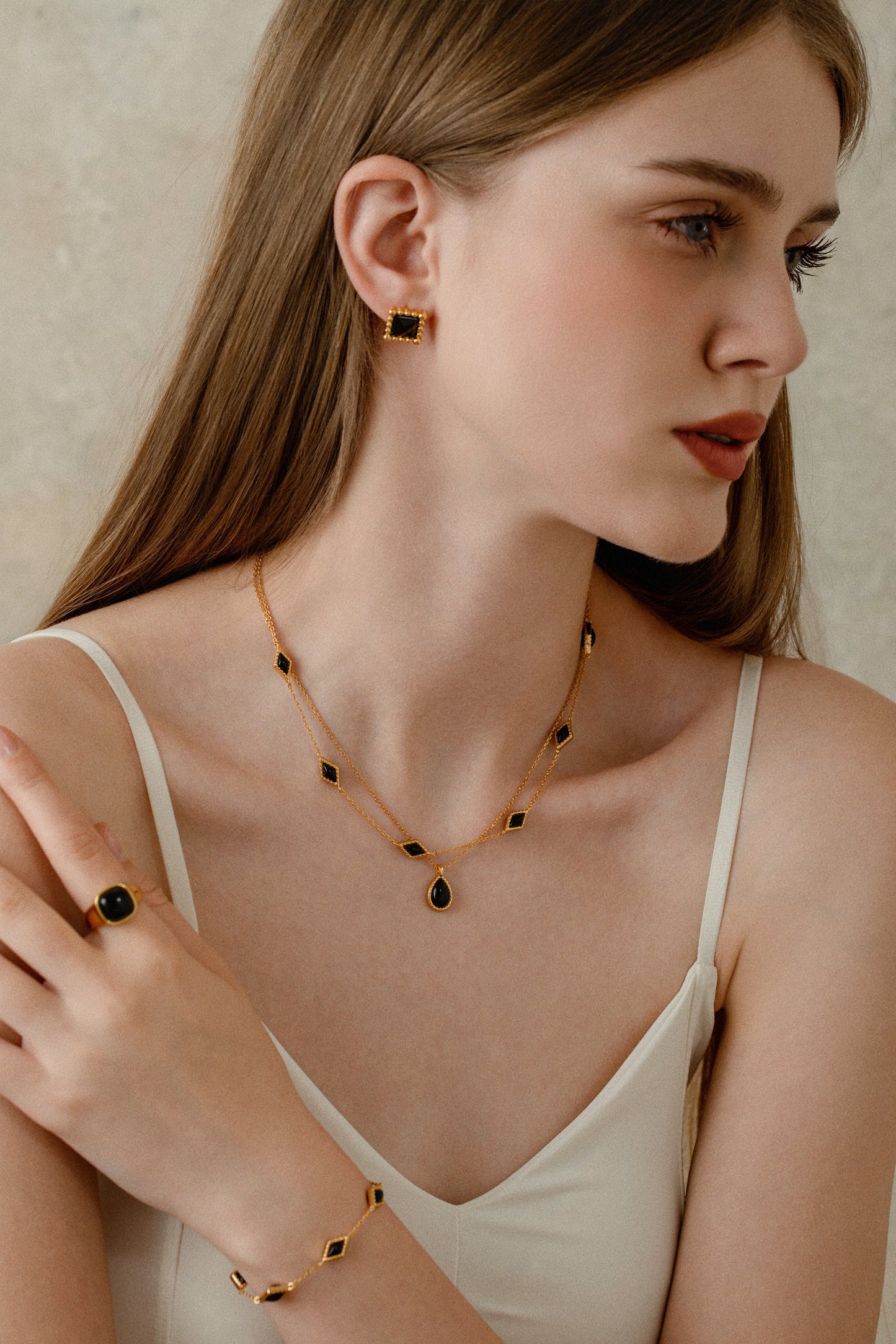「Nocturne」Square stud earrings