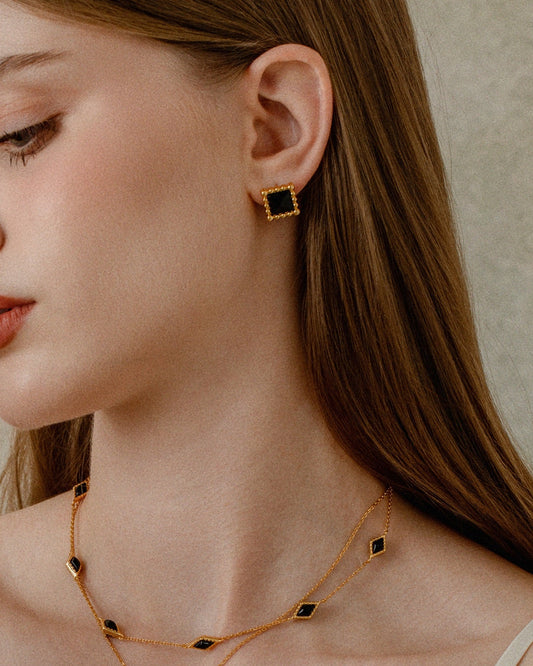 「Nocturne」Square stud earrings