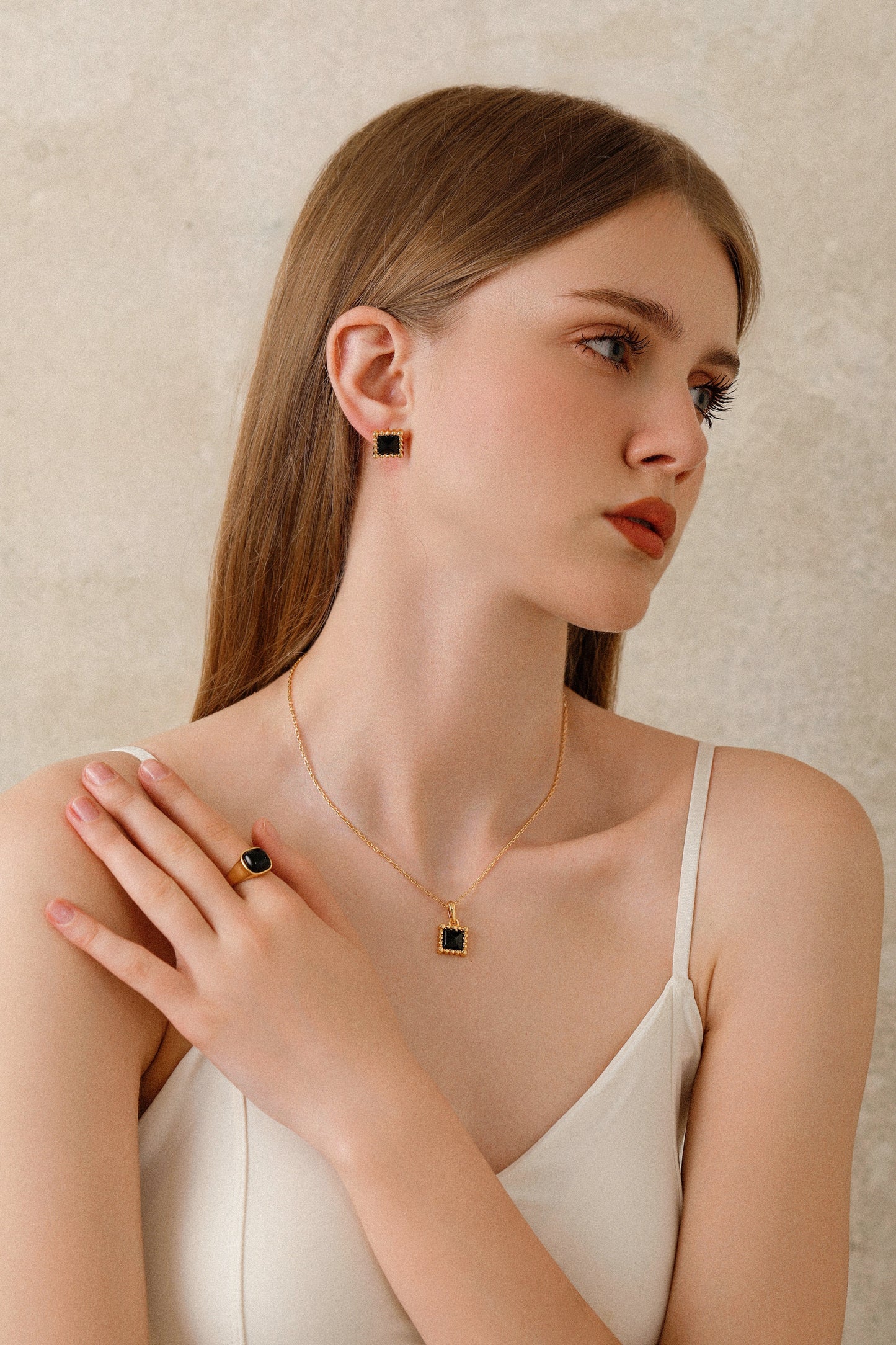 「Nocturne」Square stud earrings