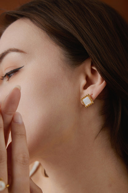「Luna」Square stud earrings