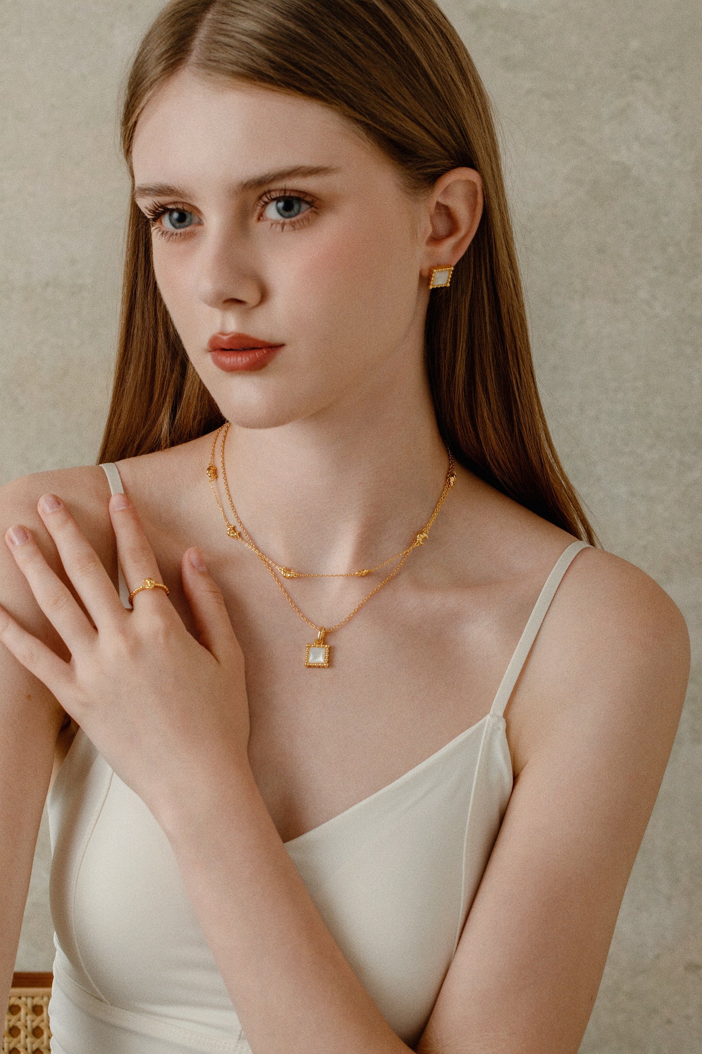 「Luna」Square stud earrings