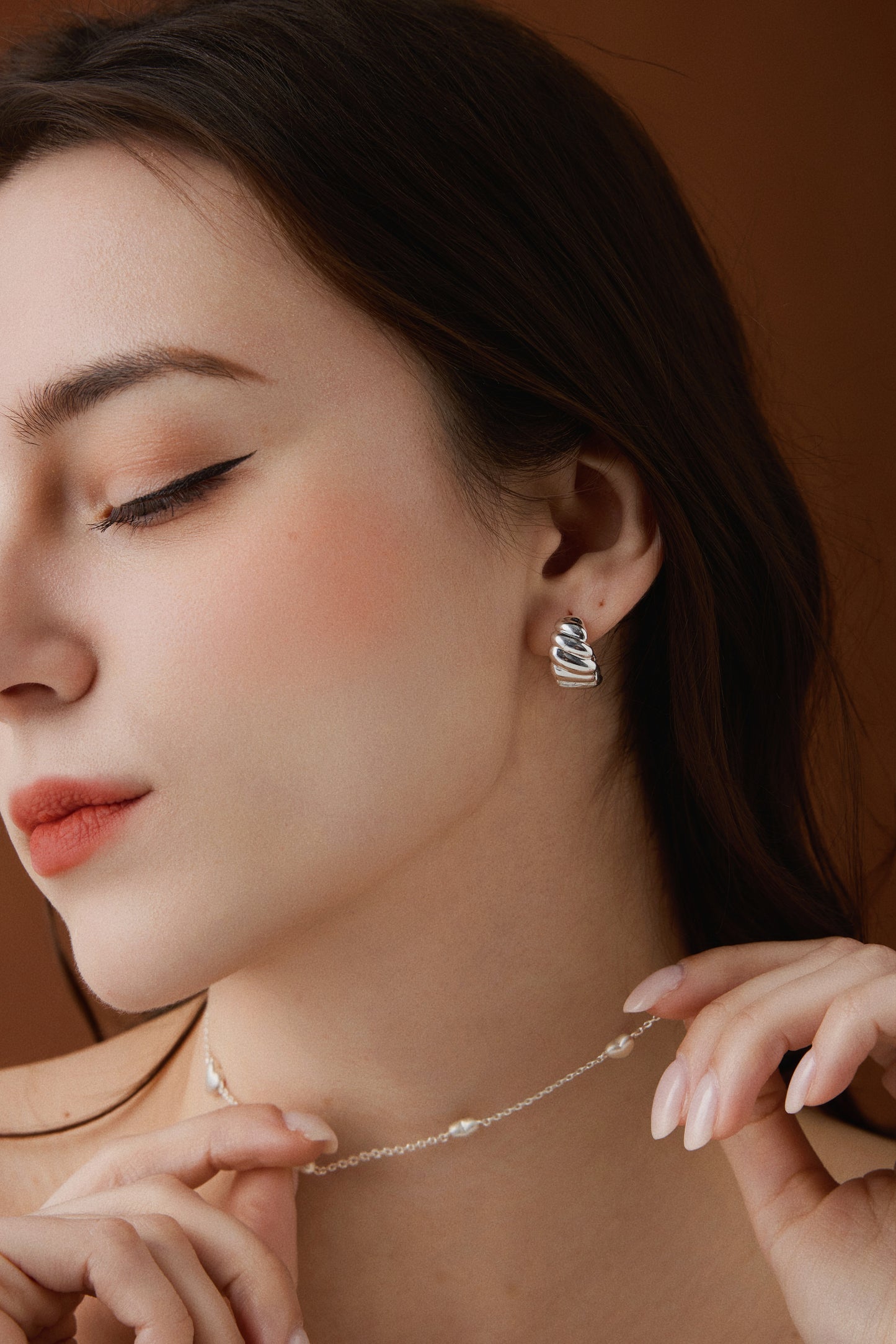 「Puff」mini silver hoop earrings