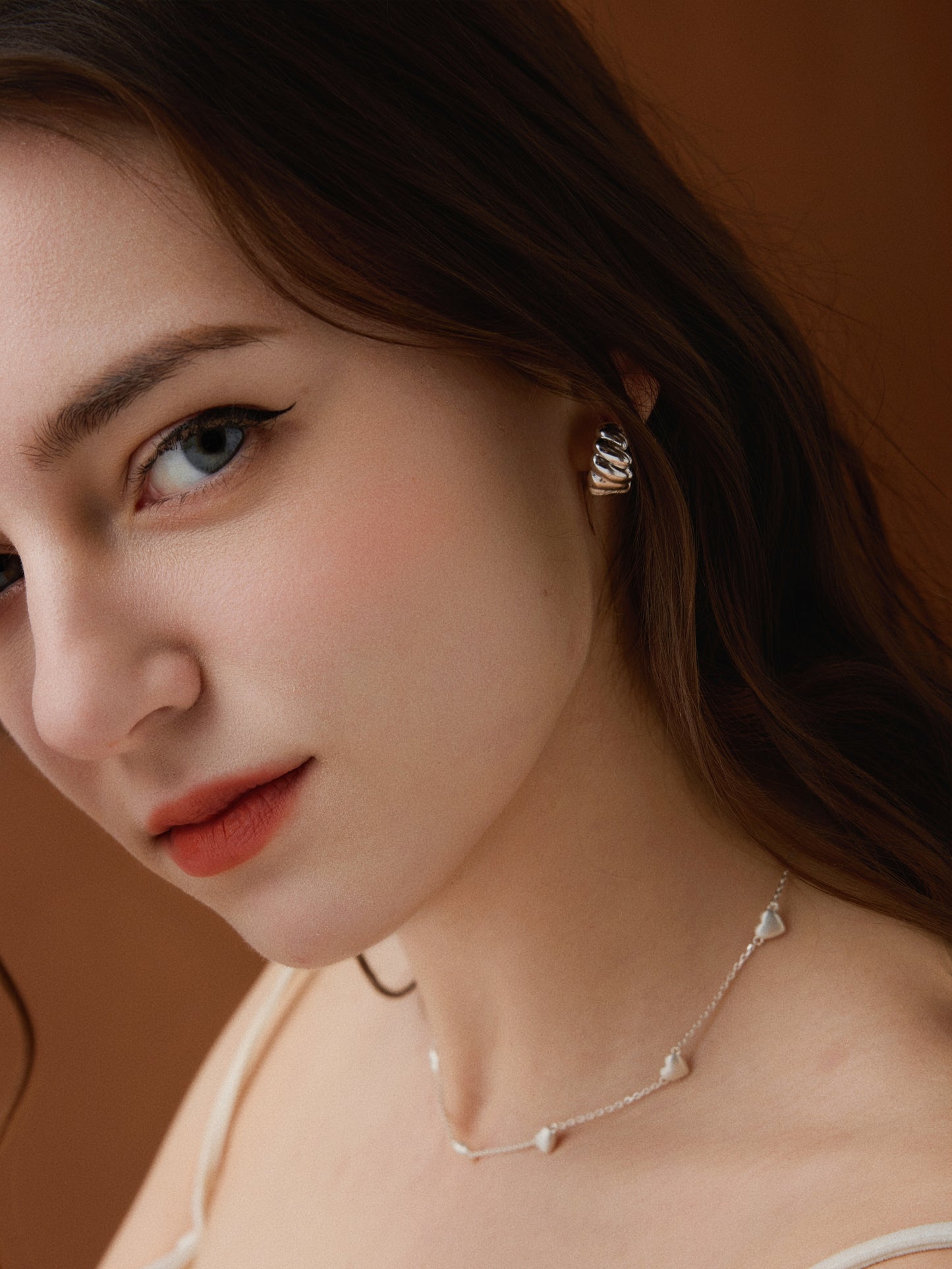 「Puff」mini silver hoop earrings