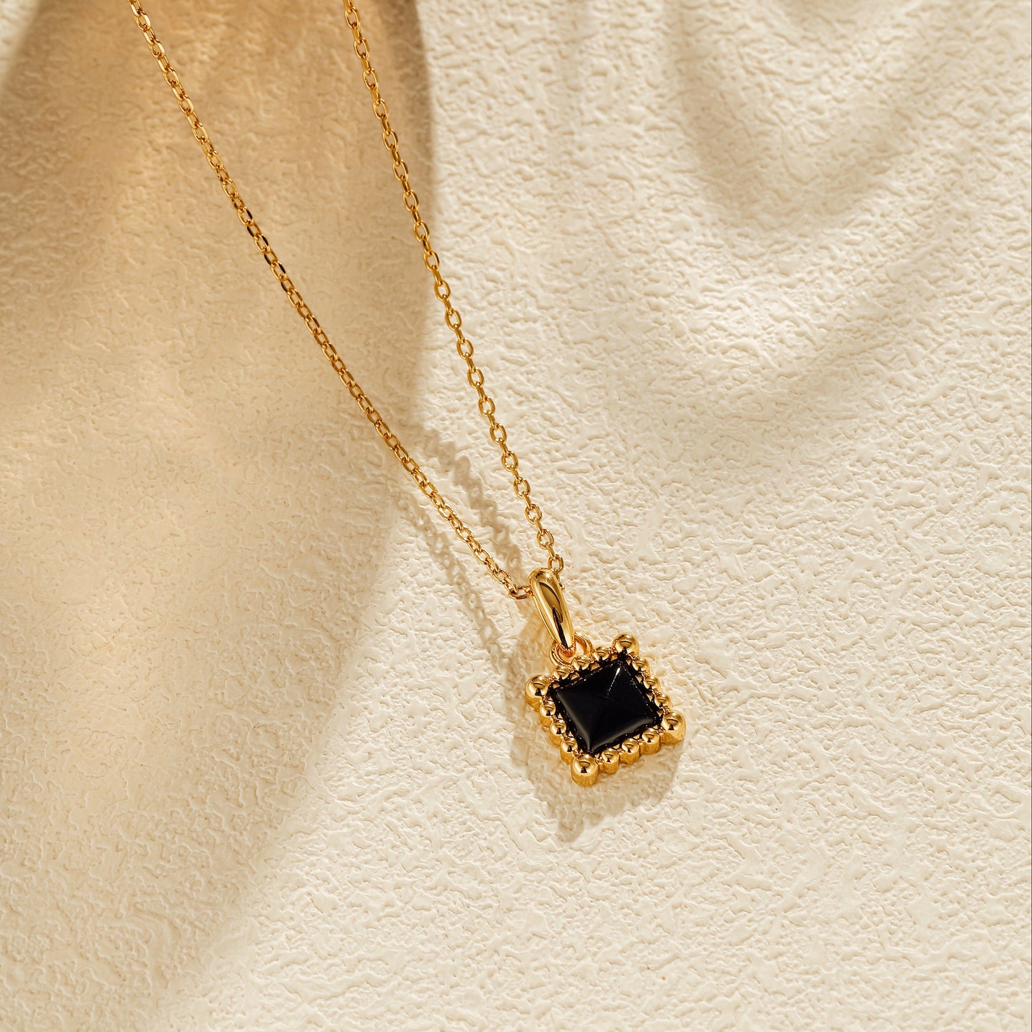 「Nocturne」Square pendant necklace