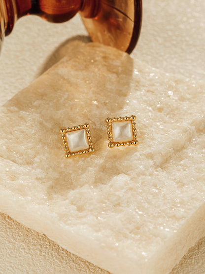 「Luna」Square stud earrings