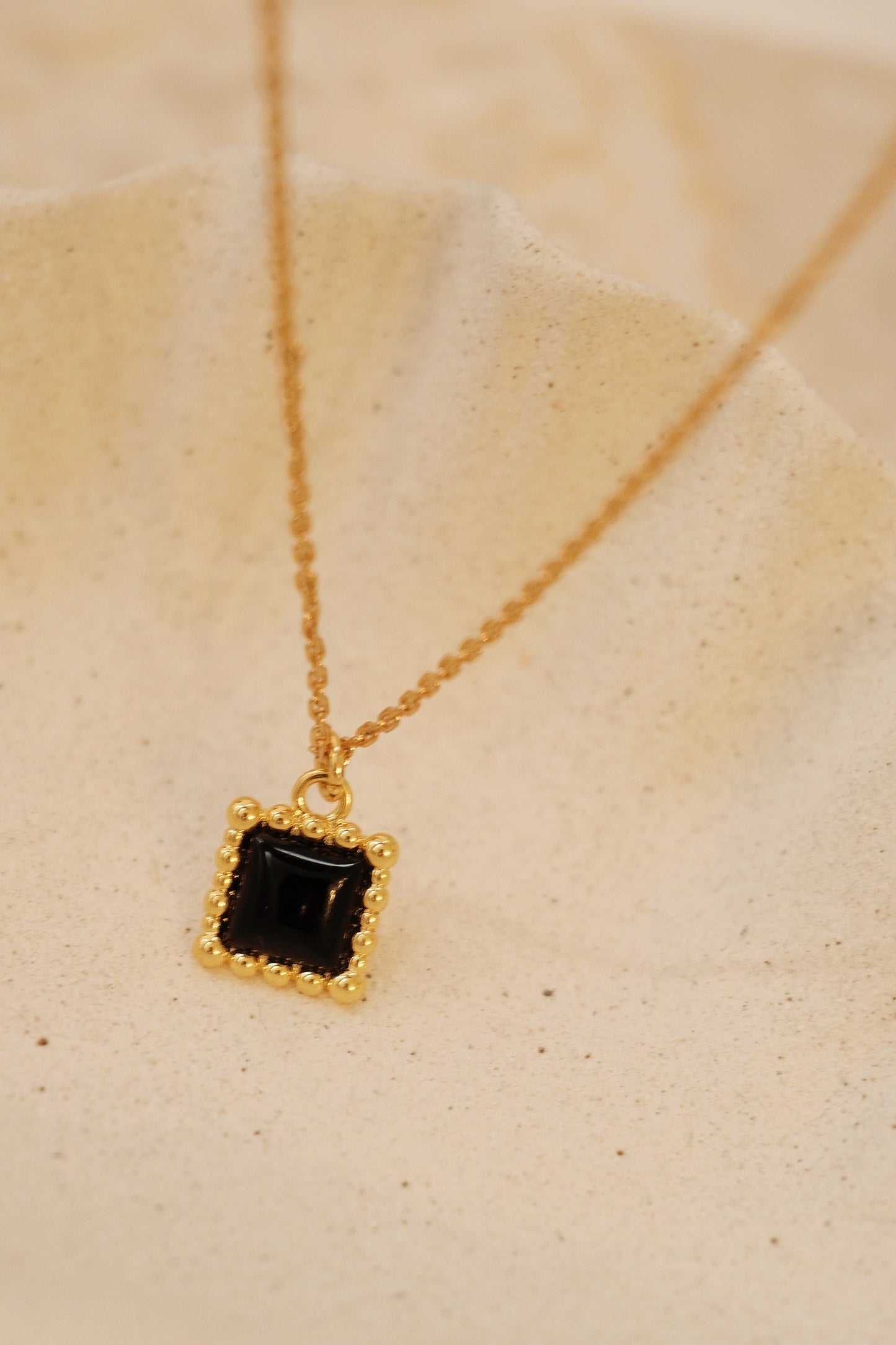 「Nocturne」Square pendant necklace
